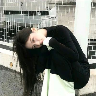三个摩登女性封面